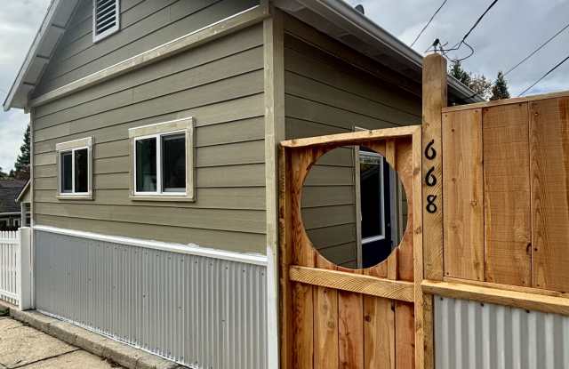668 South Auburn Street - 668 South Auburn Street, Grass Valley, CA 95945