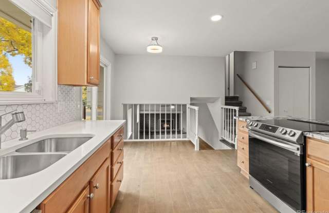 ***$500 Off 1st Month's Rent*** BEAUTIFUL 4 Bed 2.5 Bat Home In Louisville- Available 9/5!! Gallery 3