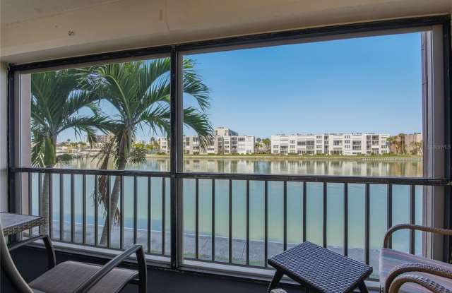 7540 BAY ISLAND Drive S Gallery 2