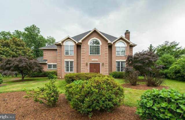 11011 GEORGETOWN PIKE - 11011 Georgetown Pike, Great Falls, VA 22066