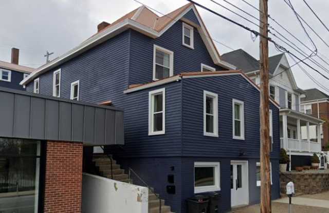 112 N. Maple Avenue Retail Gallery 1