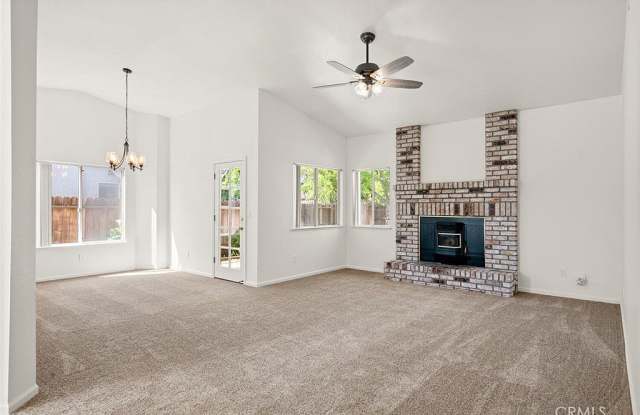1085 Marina Dr Gallery 3