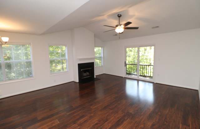 321 Renshaw Ct Gallery 3