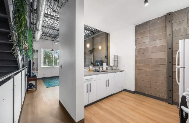 4801 South Congress Avenue #D1 - D1 - 4801 South Congress Avenue, Austin, TX 78745