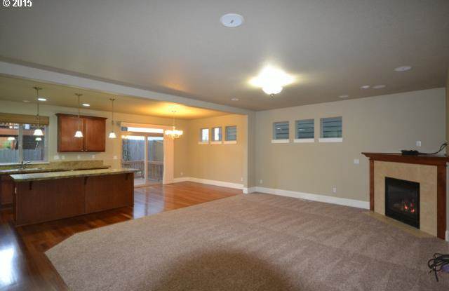 Rock Creek/Bethany Home with 3BR + a Bonus Room! Gallery 4