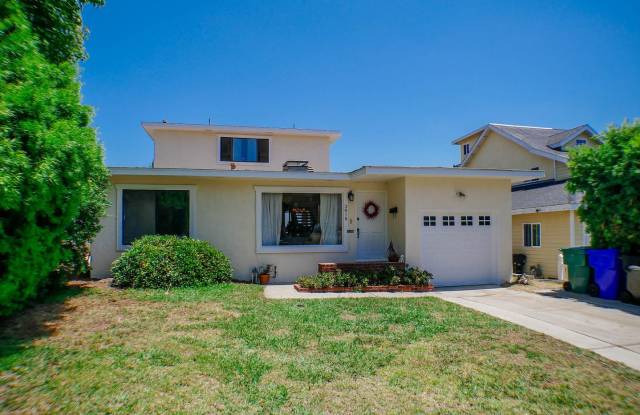 OPEN HOUSE, NOV. 24th at 2 pm - Downtown/Harbor Views! - 3818 Coronado Avenue, San Diego, CA 92107