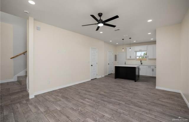 208 S Kansas Avenue Gallery 4