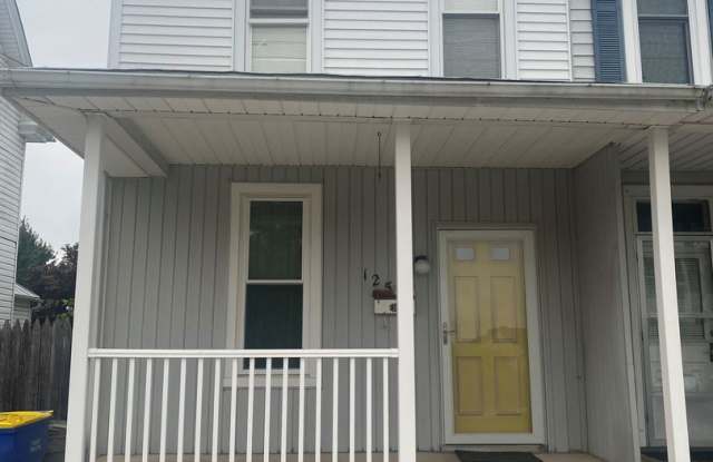 Charming 3 Bed, 1 Bath Home in Northeastern Schools! photos photos