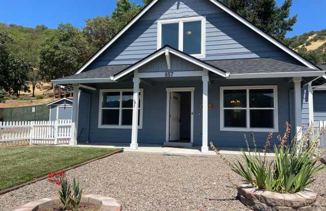 Beautiful 2 Bedroom 1.5 Bath 2 Story Home- Located in the Historic Gold Hill photos photos