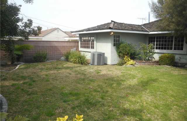 8538 Gainford Street Gallery 4