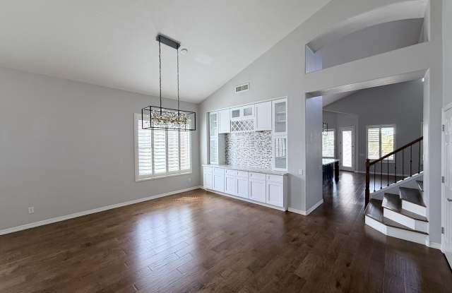 752 E Torrey Pines Place Gallery 4