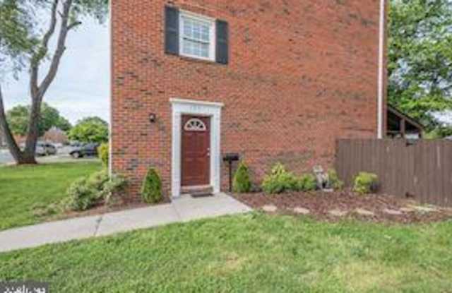 104 MAYFAIR DRIVE NE Gallery 2