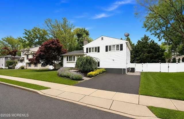 1114 Interlaken Avenue Gallery 2