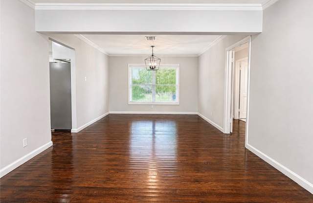 310 Wilshire Place Gallery 3