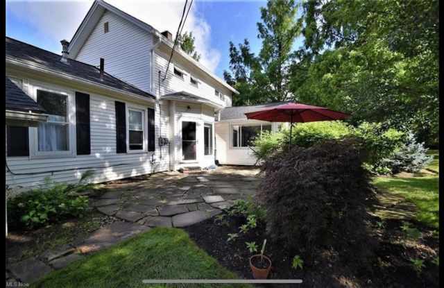 Stunning 3 bedroom home in Shaker Hts photos photos