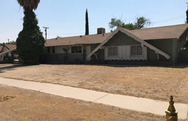 Huge 4/2 house located on a very desirable area. section 8 approved photos photos