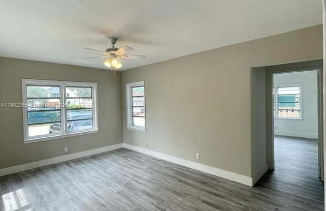 820 SE 12th St photos photos