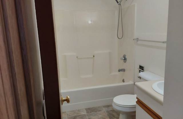 3 BR Stacey Crossing Gallery 4