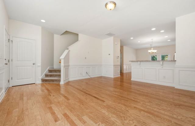 Spacious 5-bedroom home with a large backyard and two-car garage Gallery 4