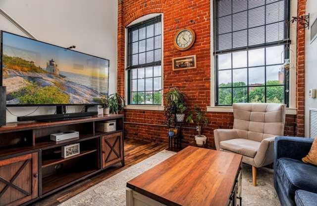 Canal Lofts Gallery 1