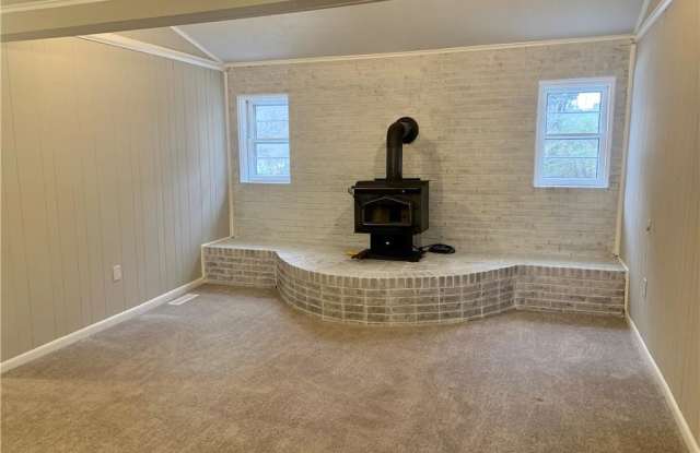 5879 Stanley Huff Road Gallery 4