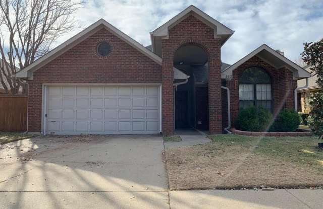 502 Las Cruces Drive - 502 Las Cruces Drive, Irving, TX 75063