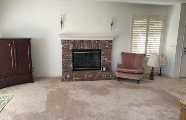 19227 Index St Unit 6 Gallery 2