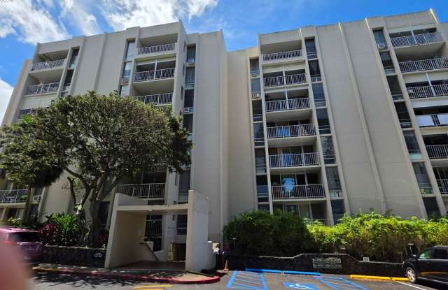 Colonnade on the Greens - 3 bedroom, 2 bath unit with 2 tandem parking. photos photos