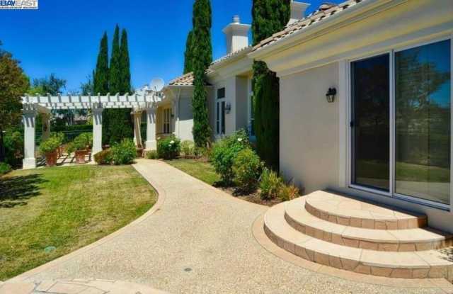 5253 Vicenza Way photos photos