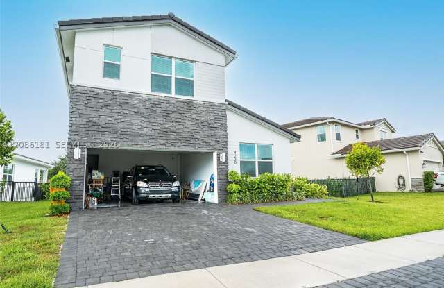4230 Rosa Dr Gallery 2