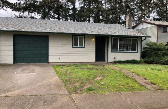 Updated 2 bed 1 bath duplex - 996 North Cloverleaf Loop, Springfield, OR 97477