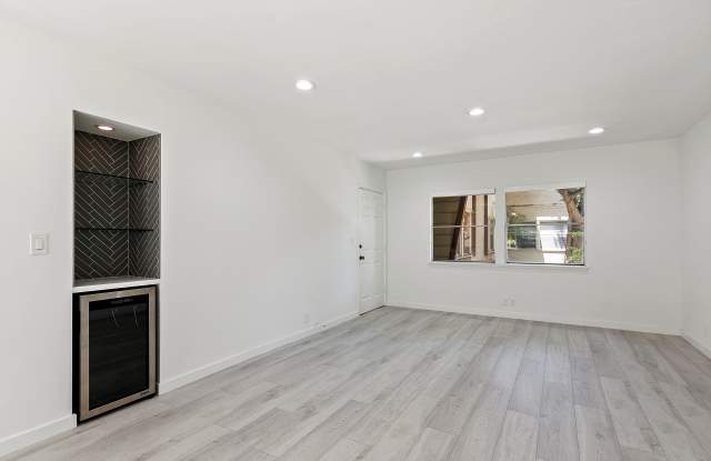 3635 Kalsman Drive, Unit 2 Gallery 1