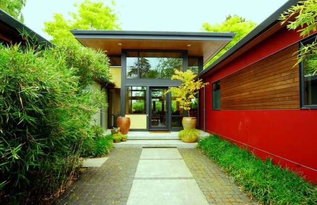 7710 Crest Dr NE - 7710 Crest Drive Northeast, Seattle, WA 98115