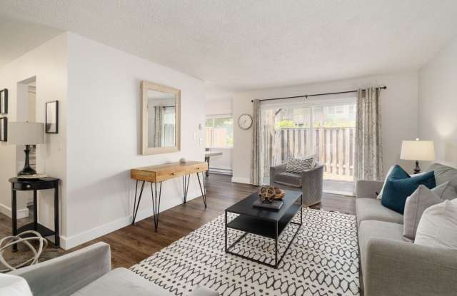 13155 Southwest Allen Boulevard - 1Apt 8 photos photos