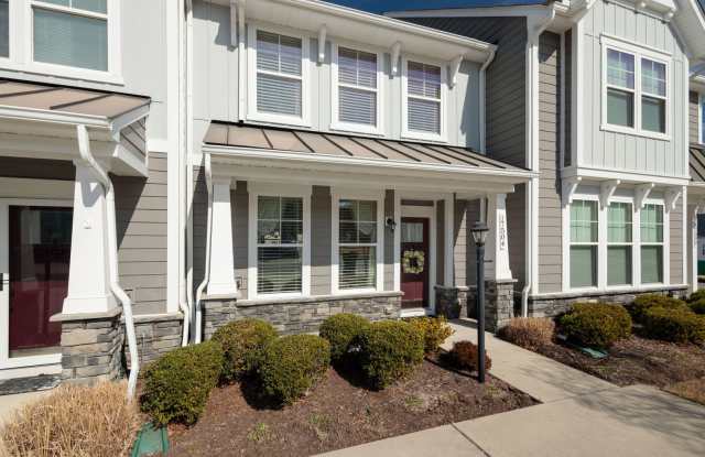2 Bedroom Townhome in Beautiful Magnolia Green ***Available Mid August*** photos photos