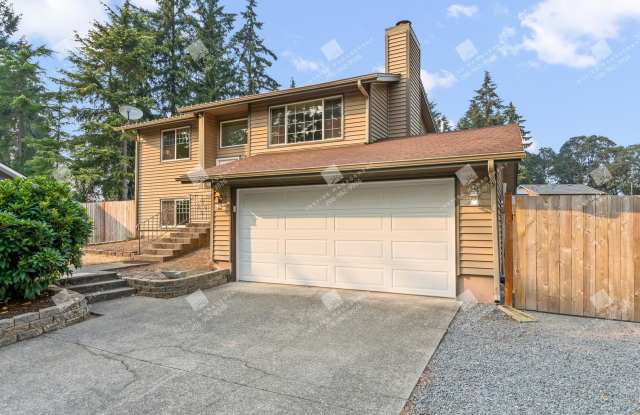 4BR + Finished Heated Garage | Fenced 1/4 Acre | Mins to JBLM photos photos