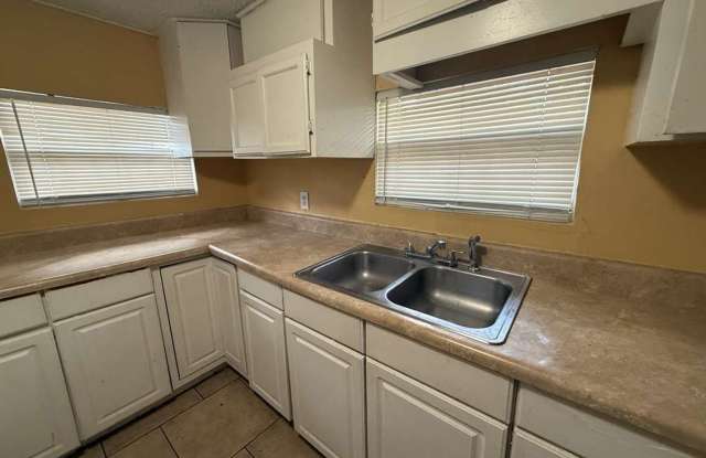 Spacious 5BR Home in Orlando – Great Value & Move-In Ready! Gallery 4