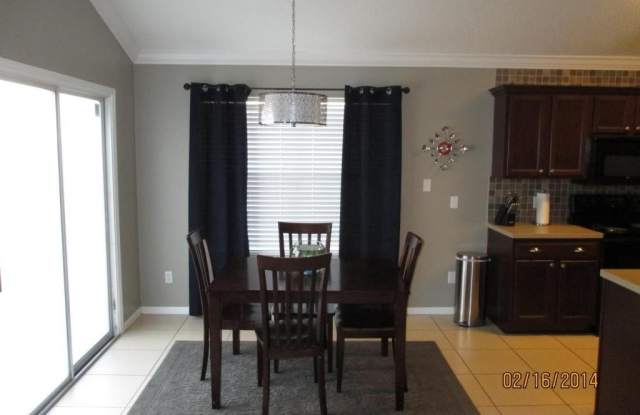 5593 Ortega Park Boulevard Gallery 4
