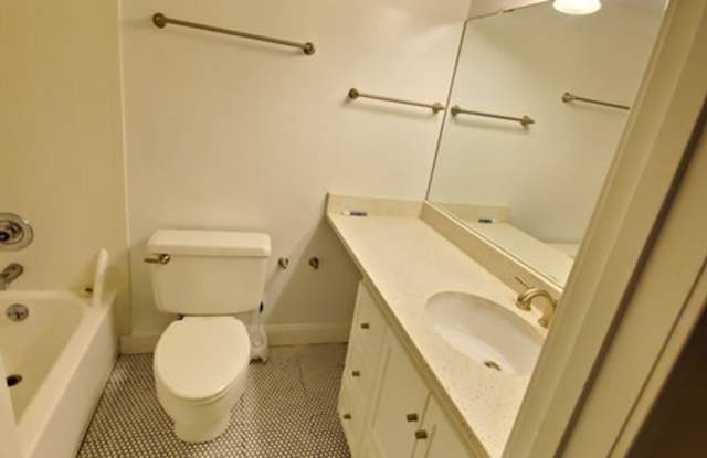 5695 Harpers Farm Rd Gallery 3