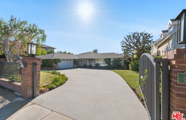 14972 Camarosa Drive Gallery 1