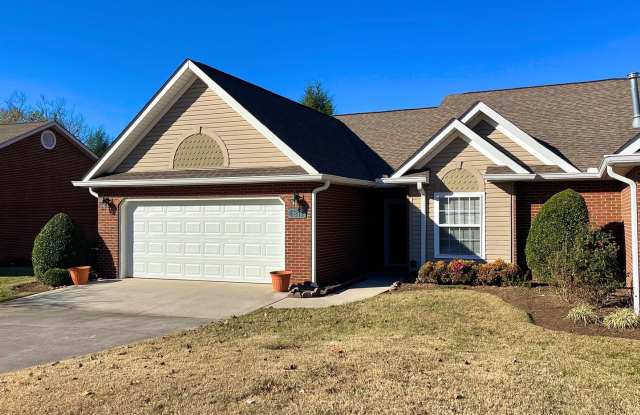 Spacious 2 Bedroom in Great Community! - 4217 Plum Field Way, Knoxville, TN 37920