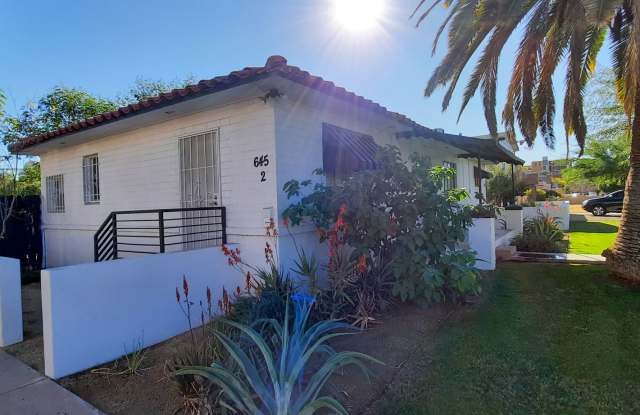 645 N 5th Ave - 2 photos photos