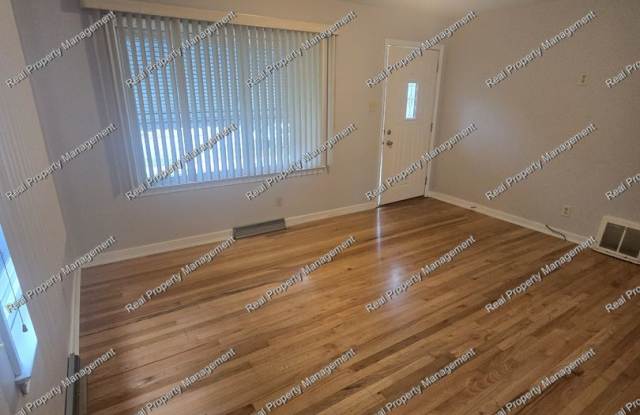 Three Bedroom Cape Cod Gallery 3