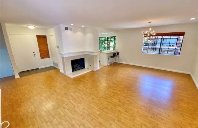 1925 Anaheim Avenue Gallery 3