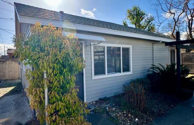 UPCOMING 2 BED 1 BATH COZY CASITA AVAILABLE 12/19/24!! - 1936 Oak Street, El Paso de Robles, CA 93446