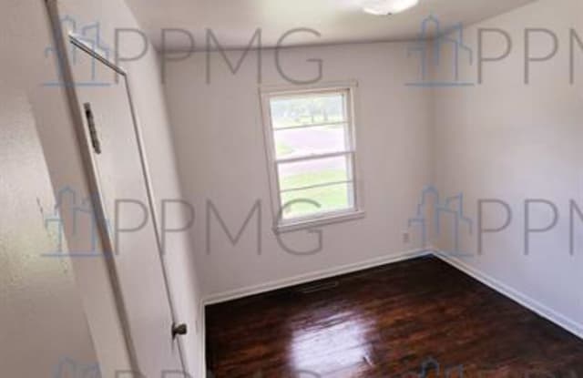 2501 Greenwood Lane - 2501 Greenwood Lane, Sedalia, MO 65301