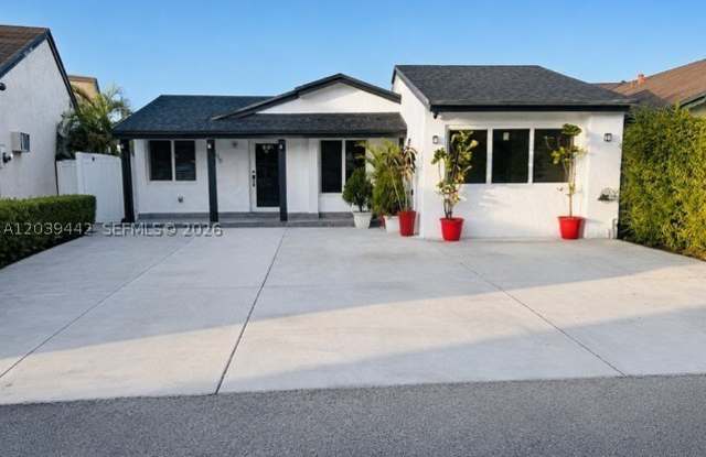 2500 SW 131st Ct photos photos