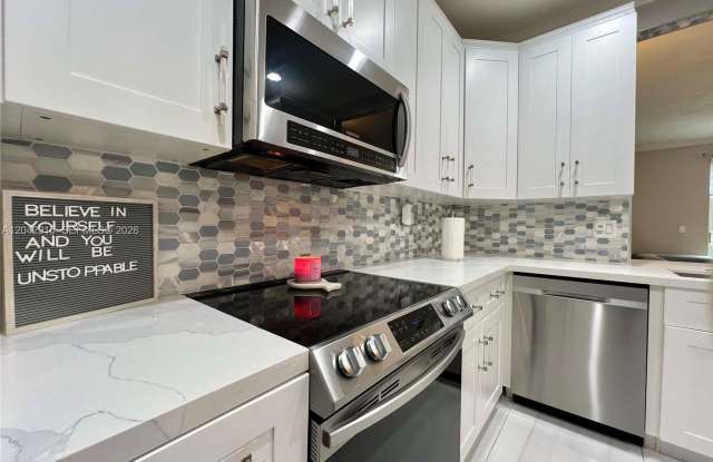 8917 NW 54th Street, Sunrise, FL 33351 - 7762 Gallery 3