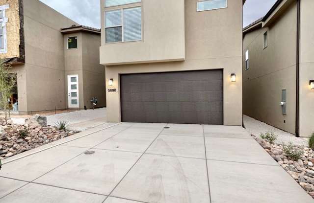 4 bedroom townhome! photos photos