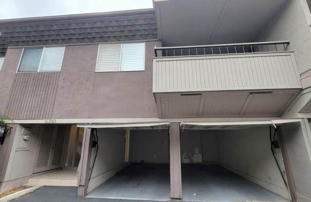 3 bd/2 ba Townhouse close to USD. - 6350 Caminito Salado, San Diego, CA 92111